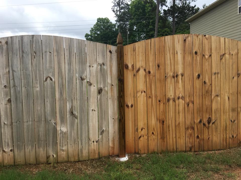 fence staining Acworth