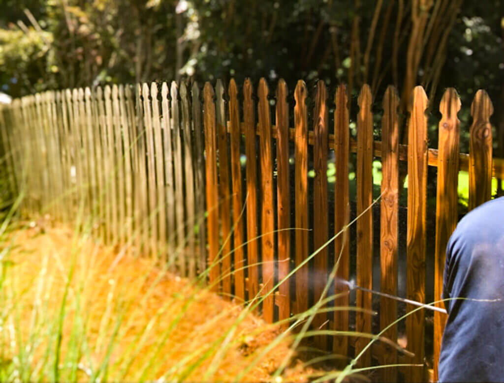 GET A QUOTE TODAY FOR YOUR FENCE PRESSURE WAHING SERVICE